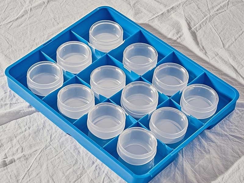 藥盒分裝防潮密封收納盒注塑模具生產(chǎn)廠家