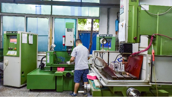 塑膠注塑加工模具表面光澤缺陷怎么辦？